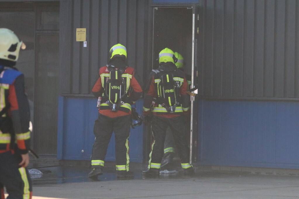 Brand in bedrijfsverzamelgebouw op Distripark Doelwijk
