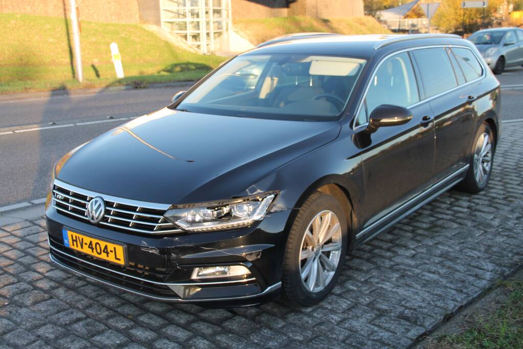 Motoragent aangereden door auto