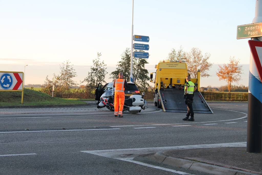 Motoragent aangereden door auto