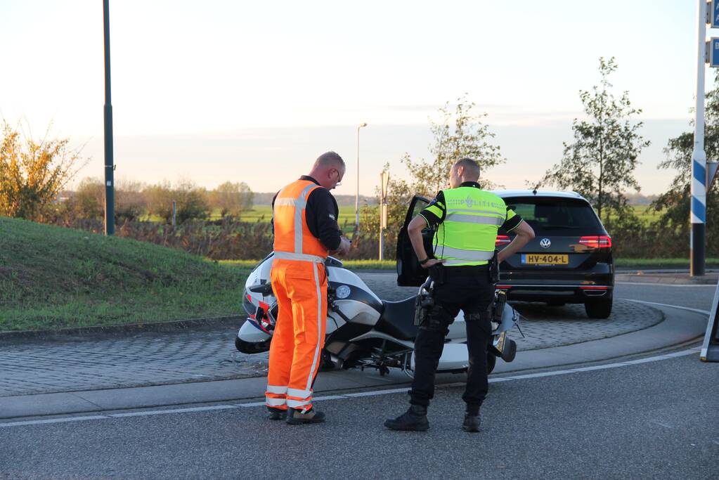 Motoragent aangereden door auto