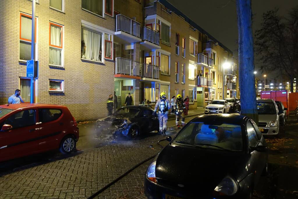 Auto volledig verwoest door brand