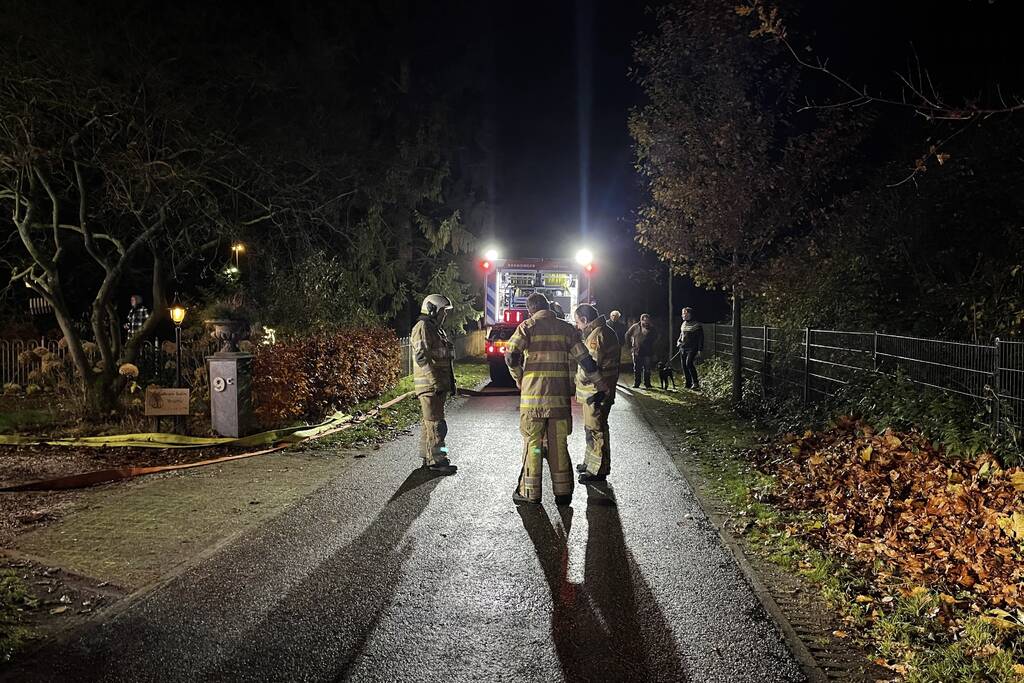 Brand in schoorsteen van woning