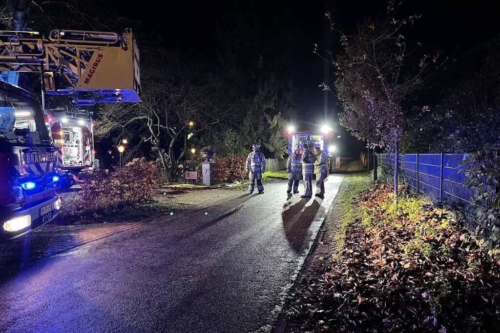 Brand in schoorsteen van woning
