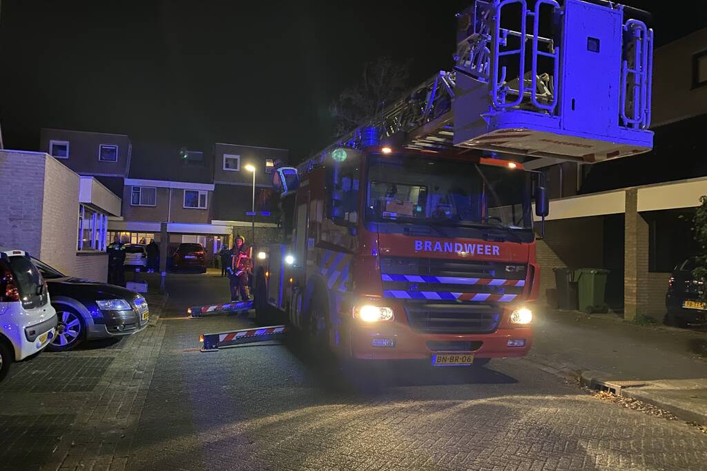Brand in schoorsteen van woning