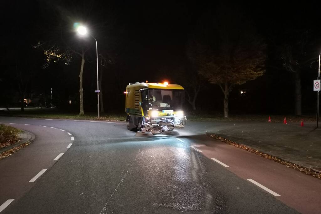 Weg afgesloten door glas op wegdek