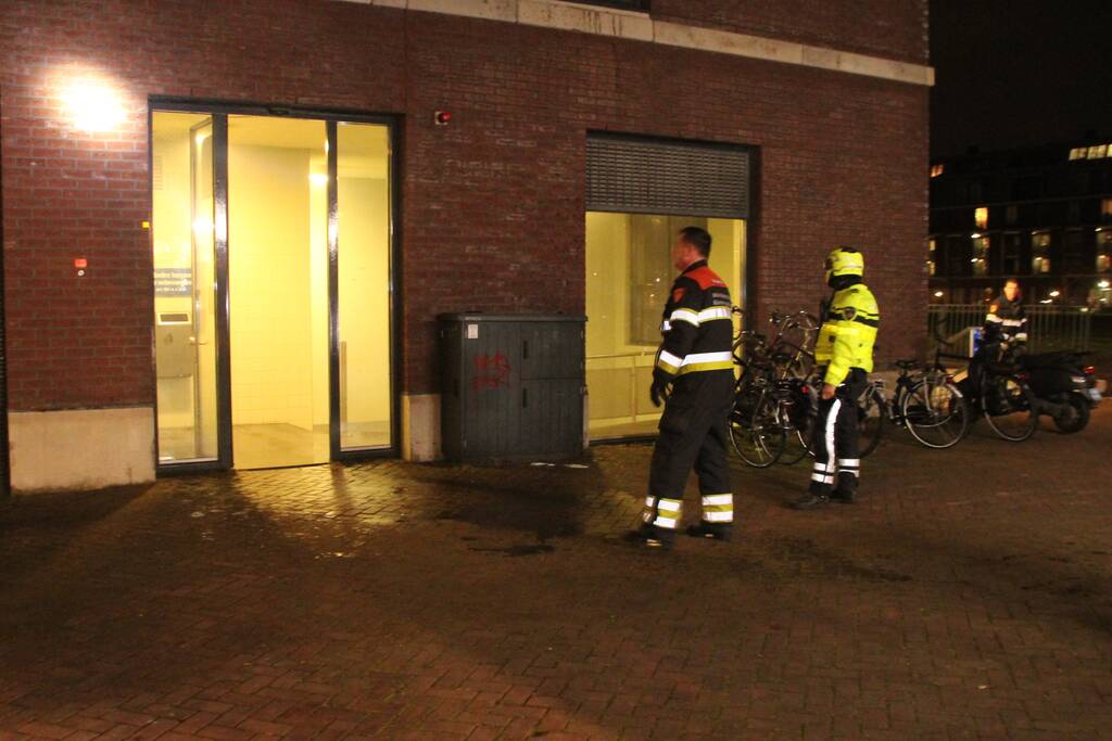 Rookontwikkeling door brand in prullenbak
