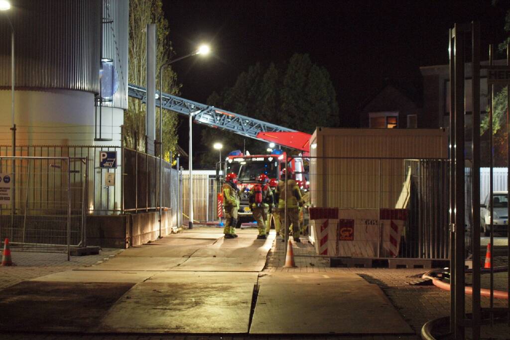 Grote brand in opslagtank met vetzuur bij Loders Croklaan