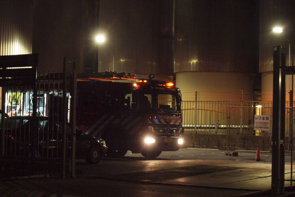 Grote brand in opslagtank met vetzuur bij Loders Croklaan