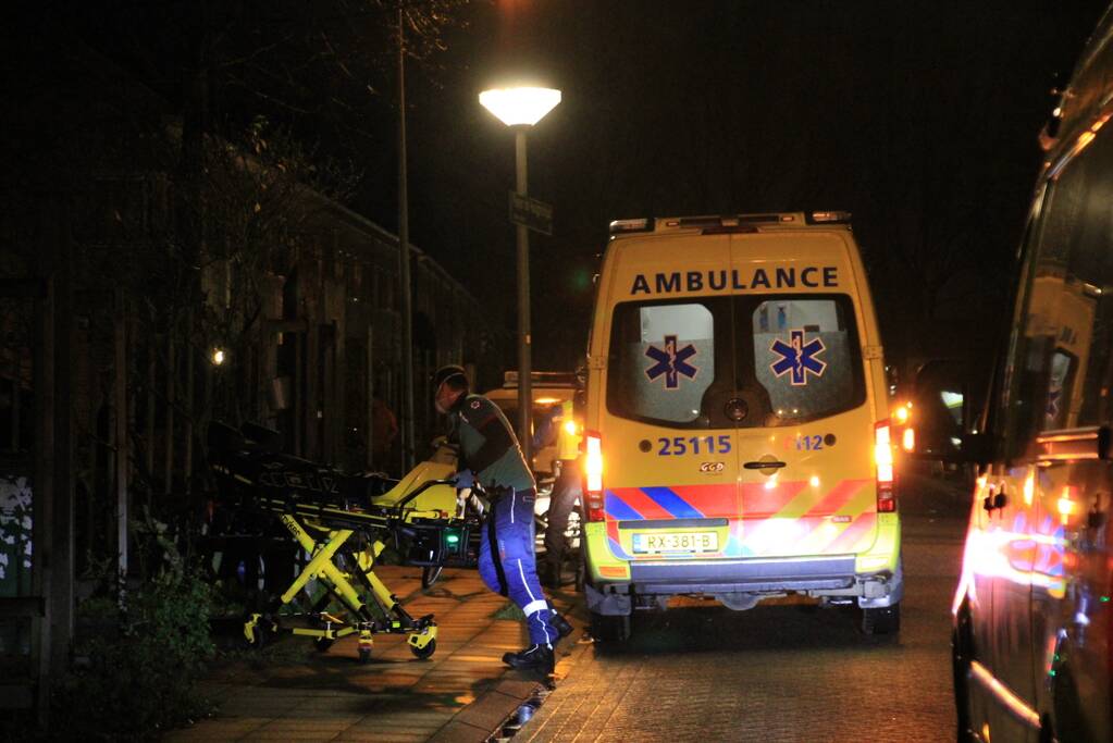 Persoon zwaargewond door incident in woning