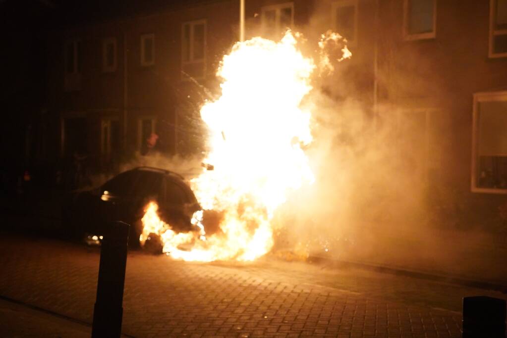 Auto volledig uitgebrand