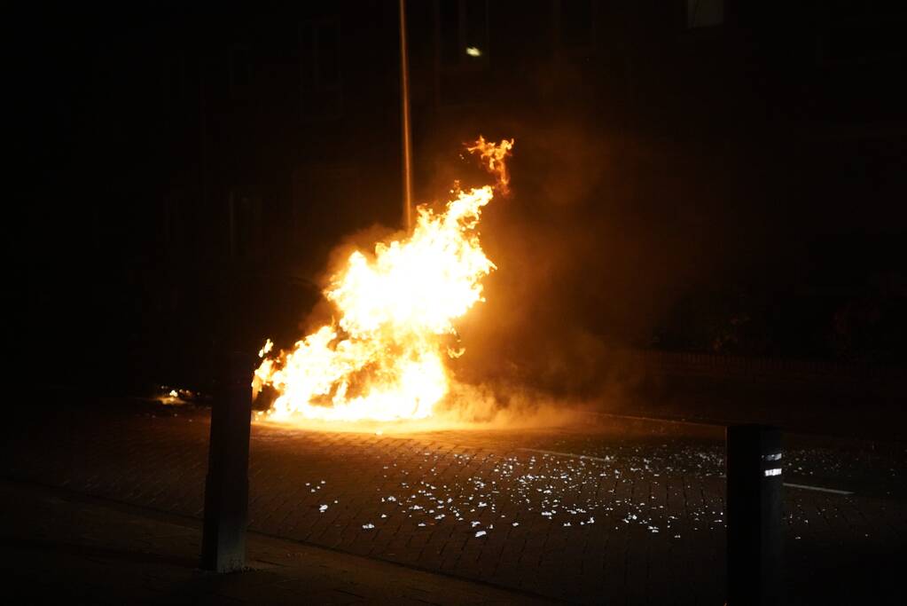 Auto volledig uitgebrand
