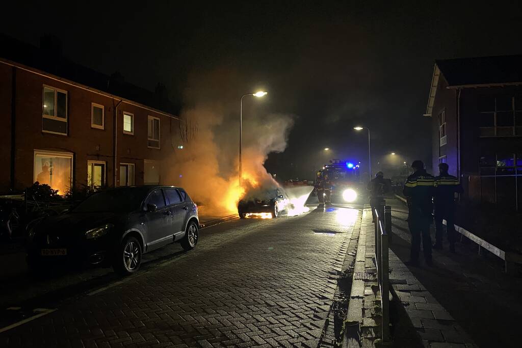 Auto volledig uitgebrand