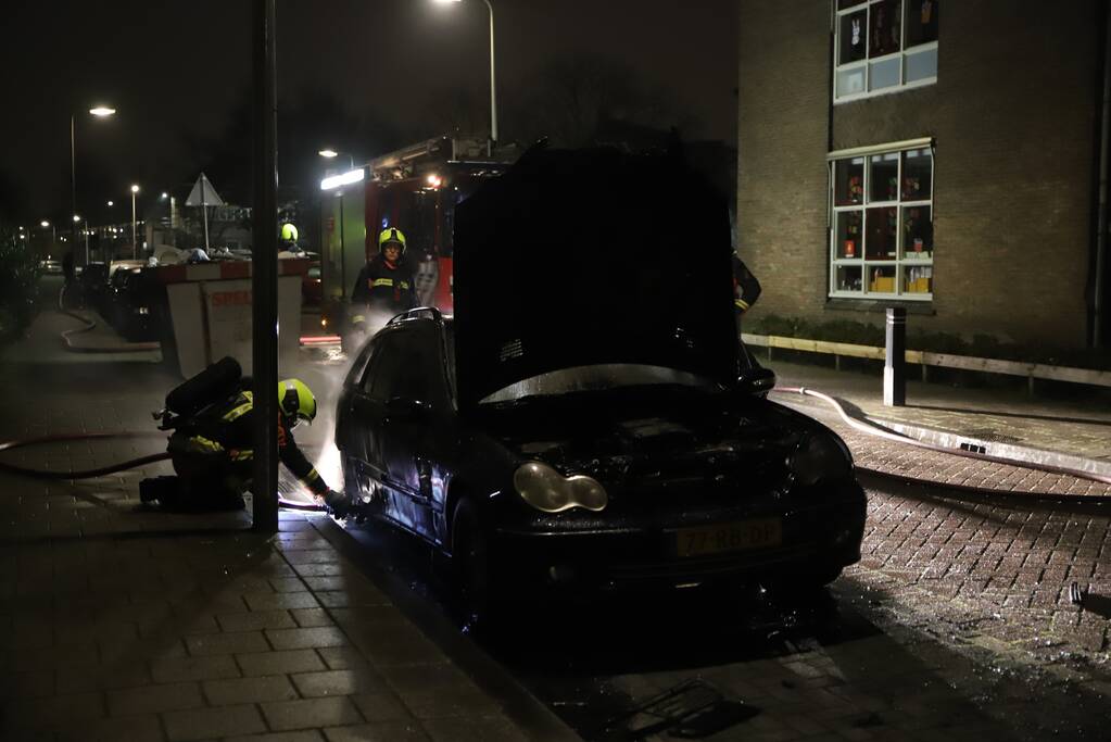 Auto volledig uitgebrand
