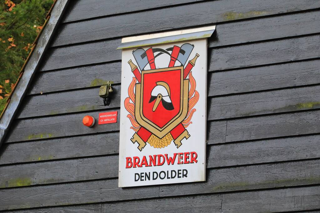 Bloemen voor de overleden brandweerman