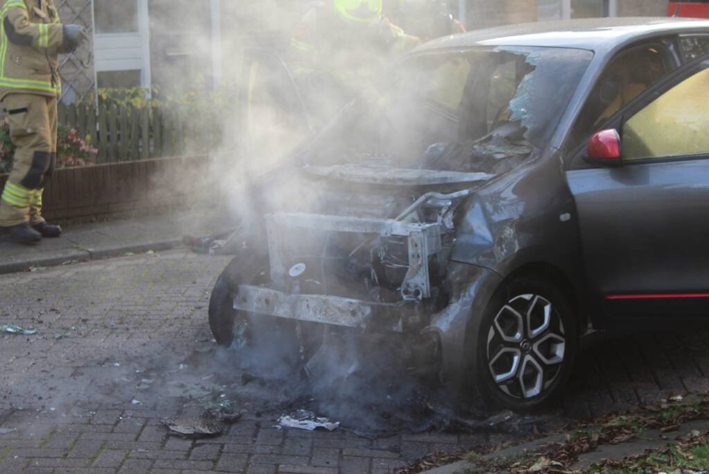 Opnieuw auto uitgebrand in straat