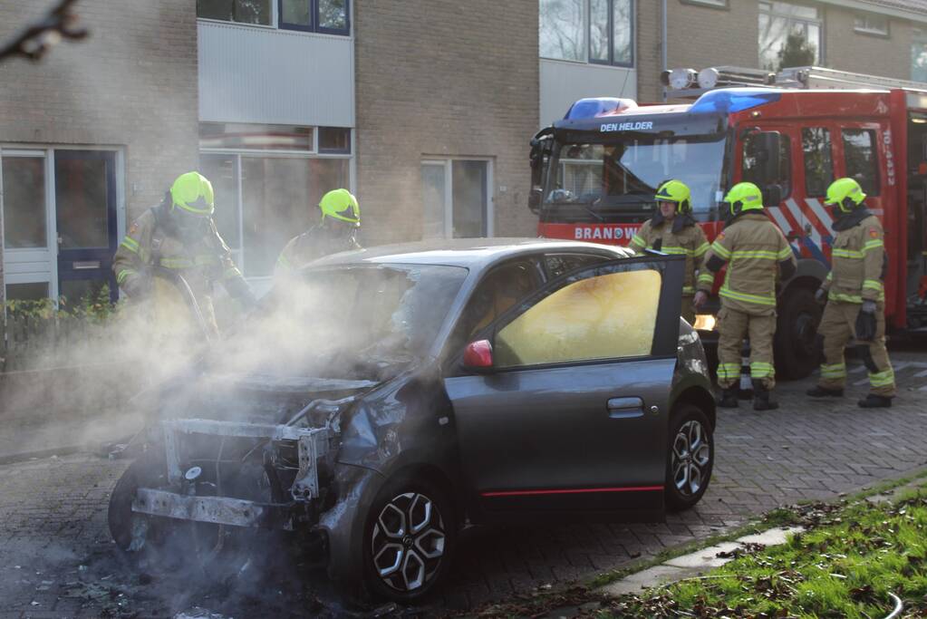 Opnieuw auto uitgebrand in straat