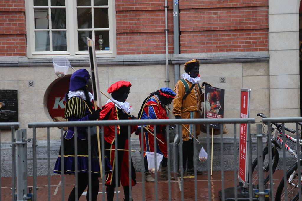 Veel politie door demonstratie voor Zwarte Piet