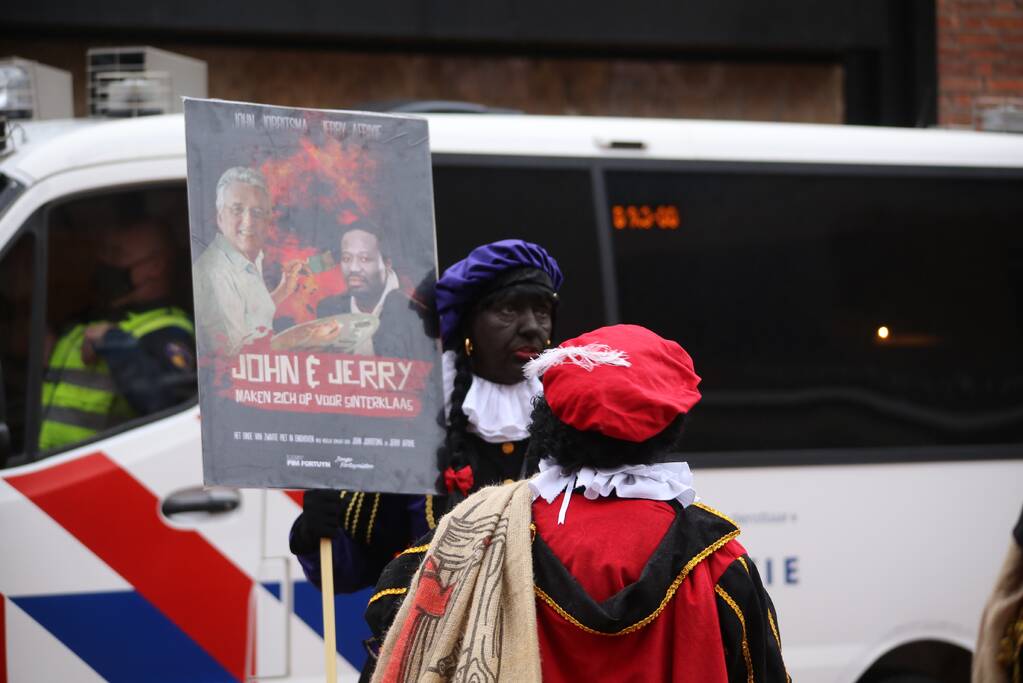 Veel politie door demonstratie voor Zwarte Piet