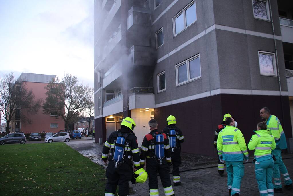 Gewonde bij uitslaande brand in flat