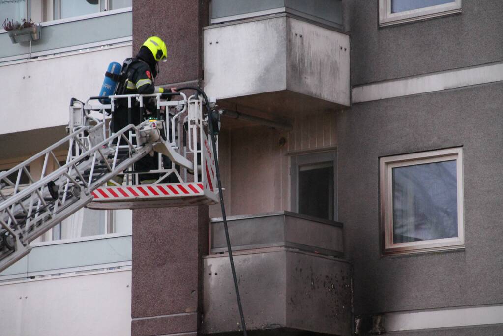 Gewonde bij uitslaande brand in flat