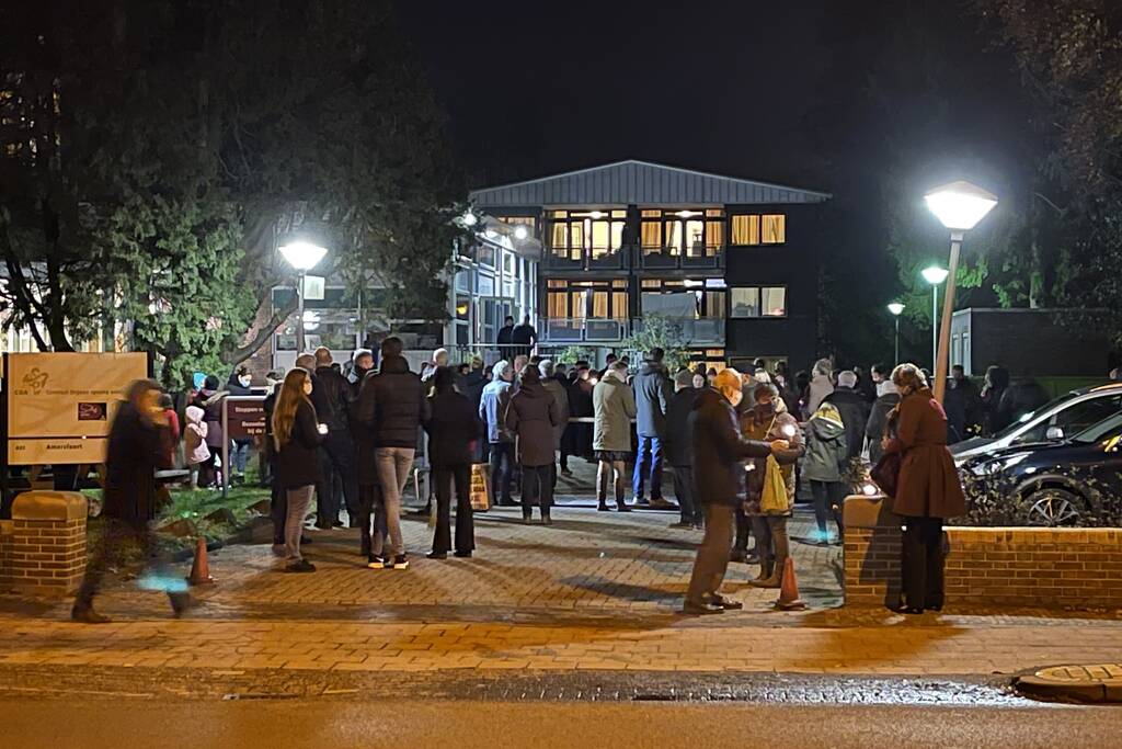 Protest tegen overplaatsing Irakees gezin uit azc