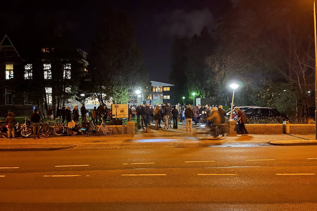 Protest tegen overplaatsing Irakees gezin uit azc