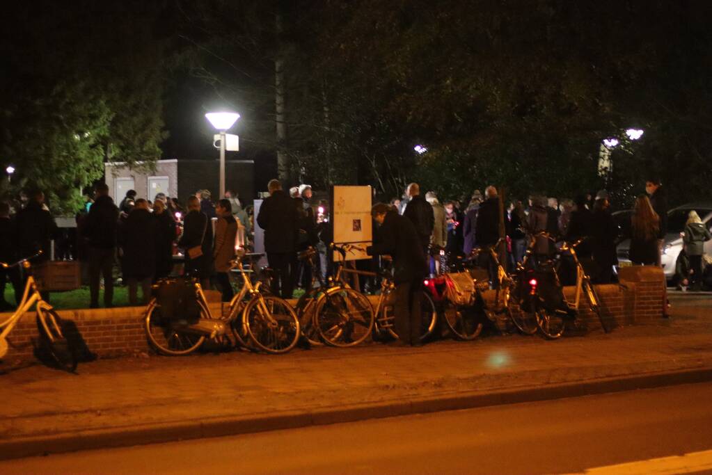 Protest tegen overplaatsing Irakees gezin uit azc