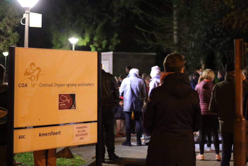 Protest tegen overplaatsing Irakees gezin uit azc