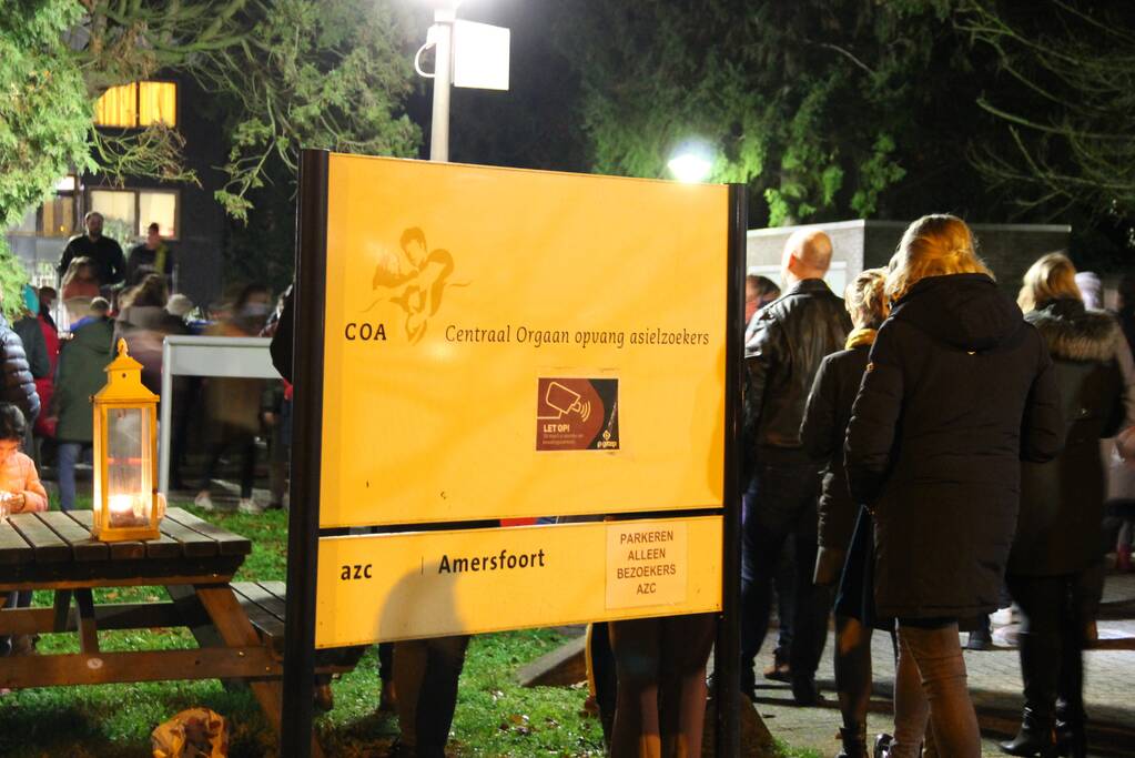 Protest tegen overplaatsing Irakees gezin uit azc