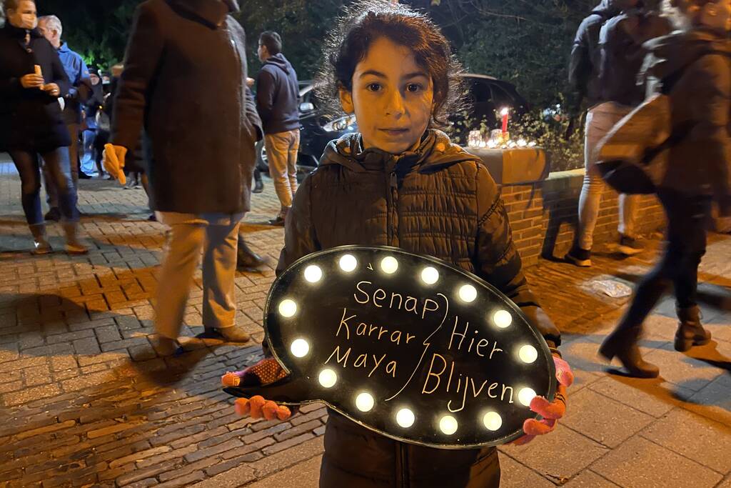 Protest tegen overplaatsing Irakees gezin uit azc