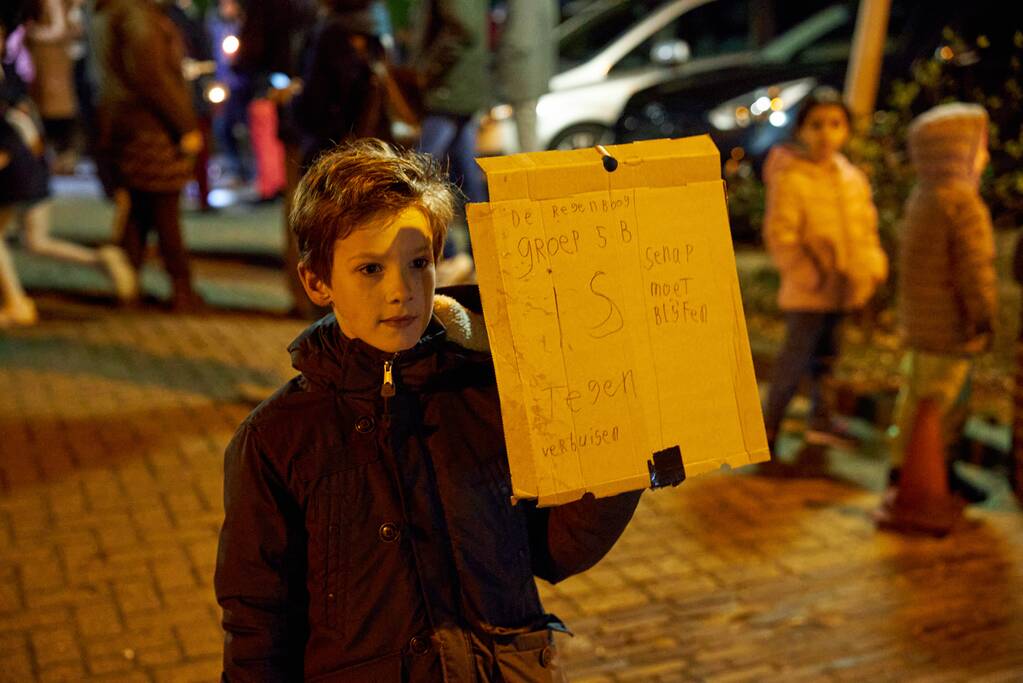 Protest tegen overplaatsing Irakees gezin uit azc