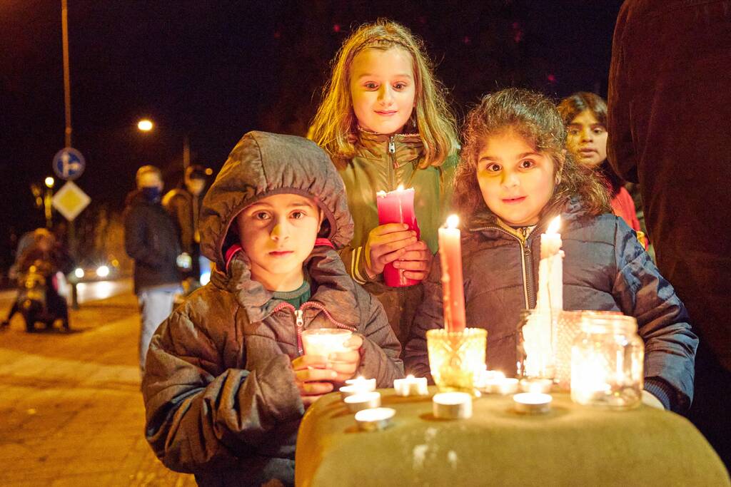 Protest tegen overplaatsing Irakees gezin uit azc