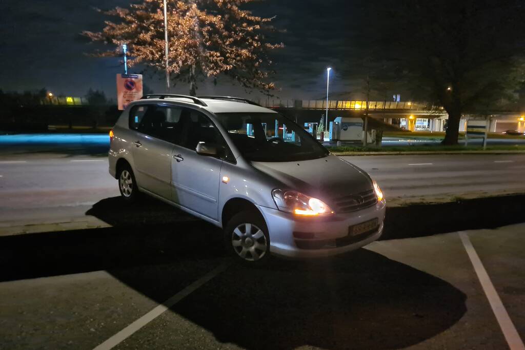 Automobilist komt vast te zitten bij keeractie