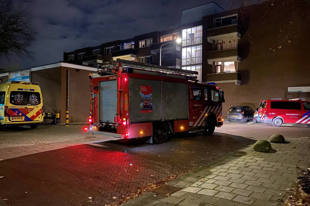 Bewoonster naar ziekenhuis na mogelijke gaslucht