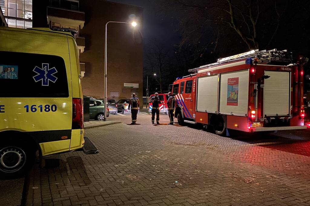 Bewoonster naar ziekenhuis na mogelijke gaslucht