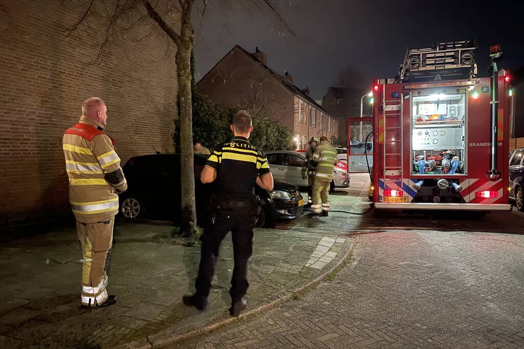 Schade na brand in twee auto's