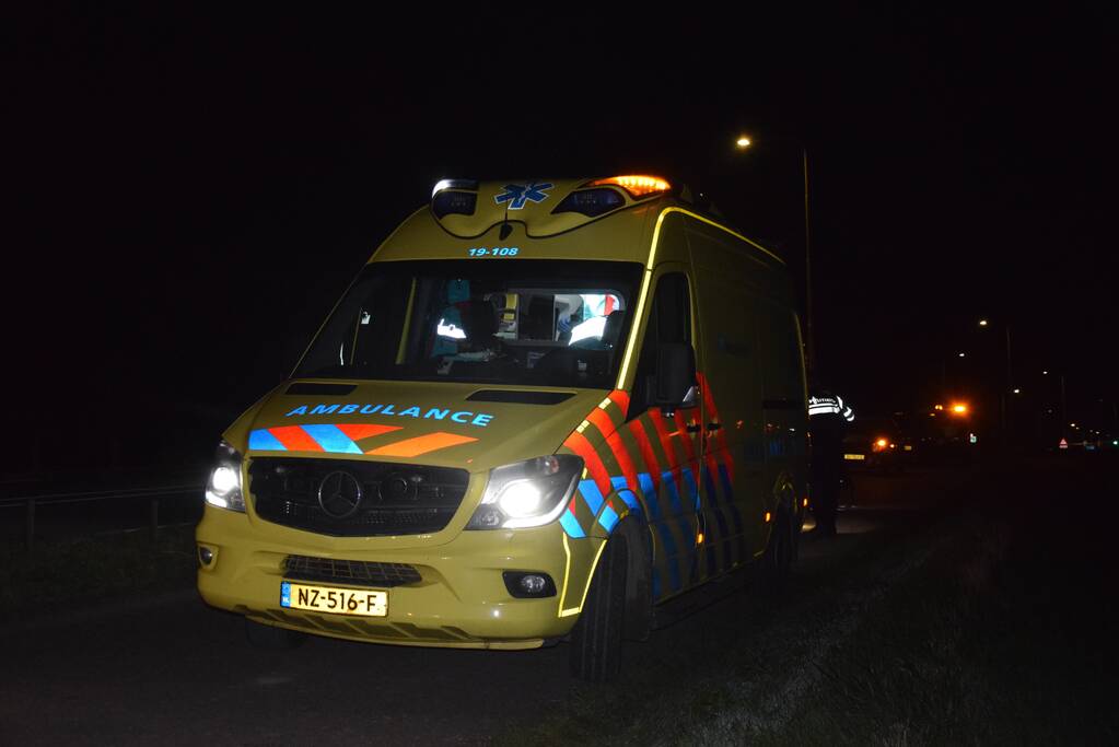 Auto vlucht na ernstige aanrijding met scooter