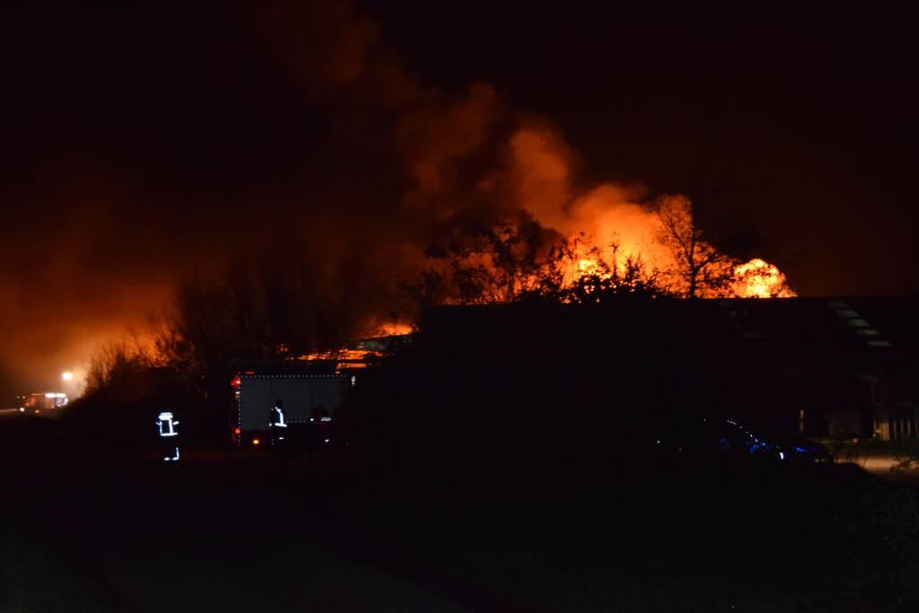 Grote brand verwoest boerenschuur