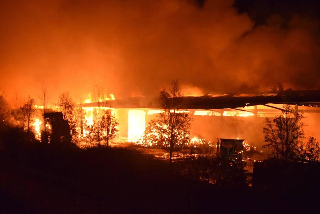 Grote brand verwoest boerenschuur