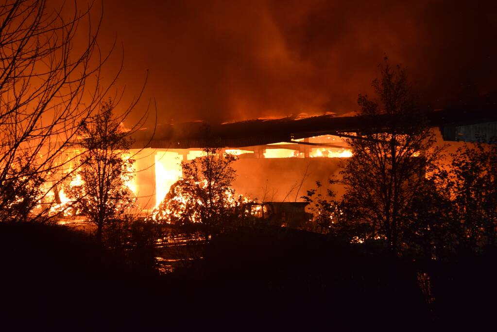 Grote brand verwoest boerenschuur