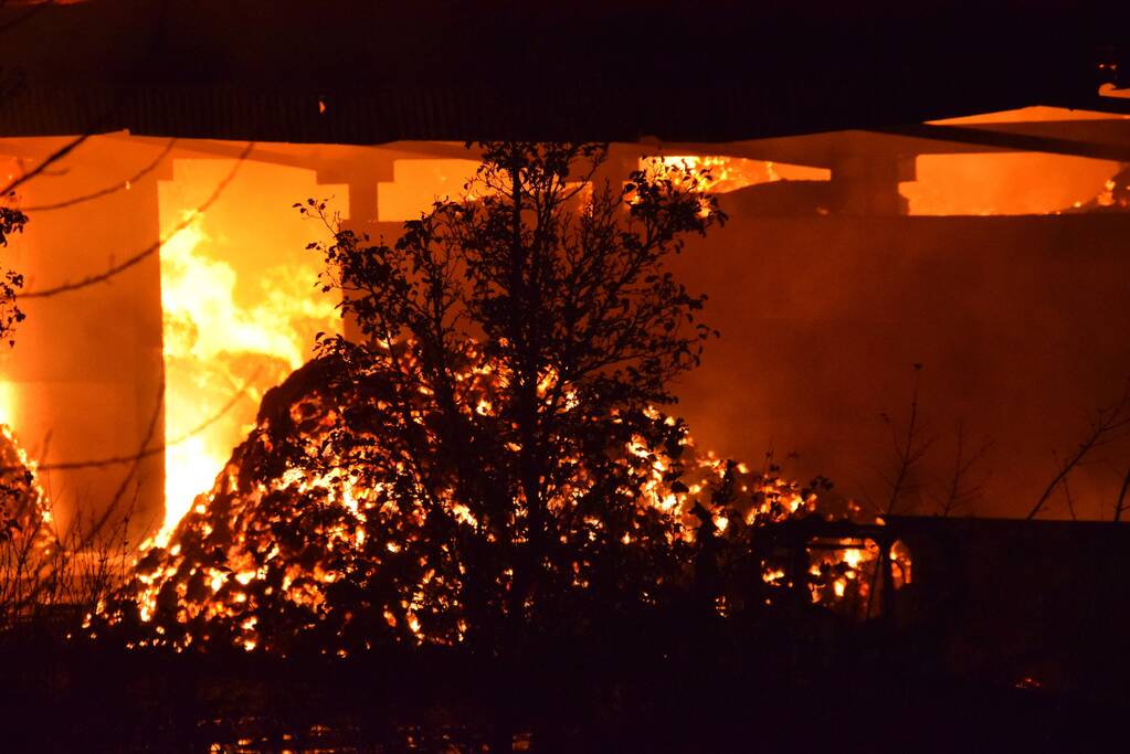 Grote brand verwoest boerenschuur