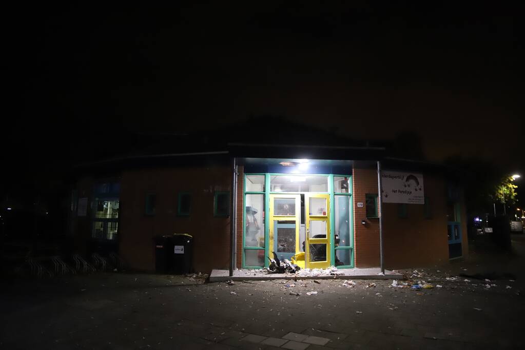 Veel schade bij kinderdagverblijf door vuurwerkbom