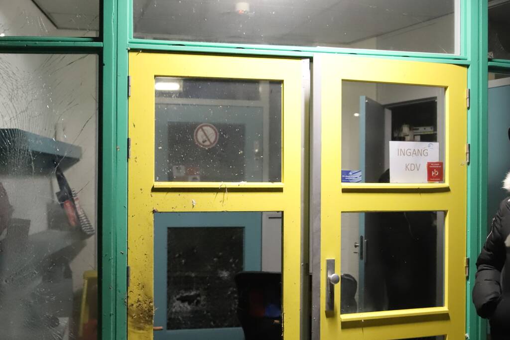 Veel schade bij kinderdagverblijf door vuurwerkbom