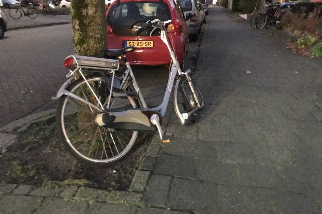 Fiester aangereden door lijnbus