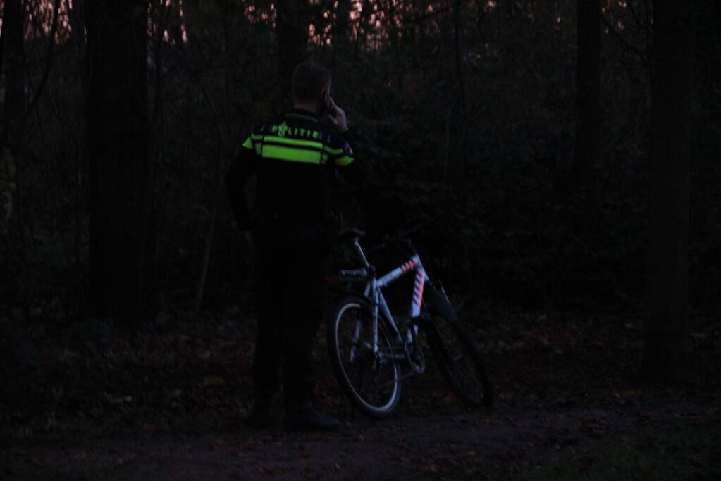 Rolstoel vermiste man aangetroffen in bosgebied