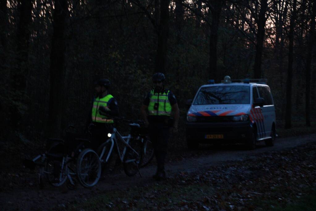 Rolstoel vermiste man aangetroffen in bosgebied