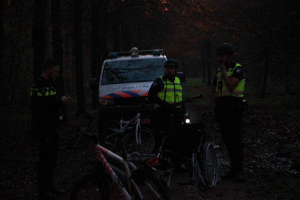 Rolstoel vermiste man aangetroffen in bosgebied