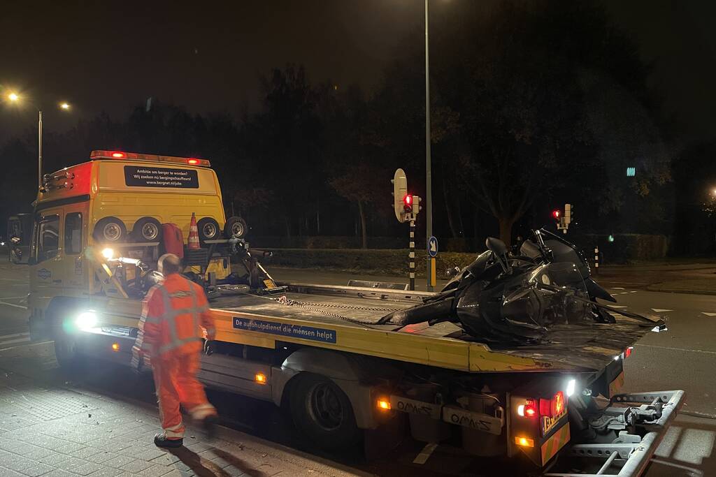 Motorrijder gewond na aanrijding met auto