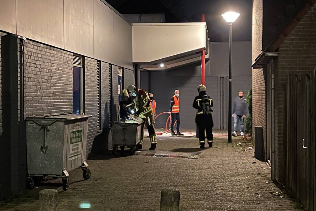 Brandende container snel geblust