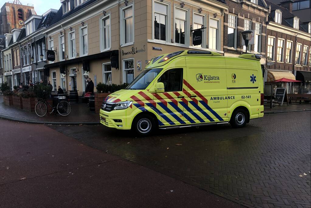 Scooterrijdster gaat hard onderuit